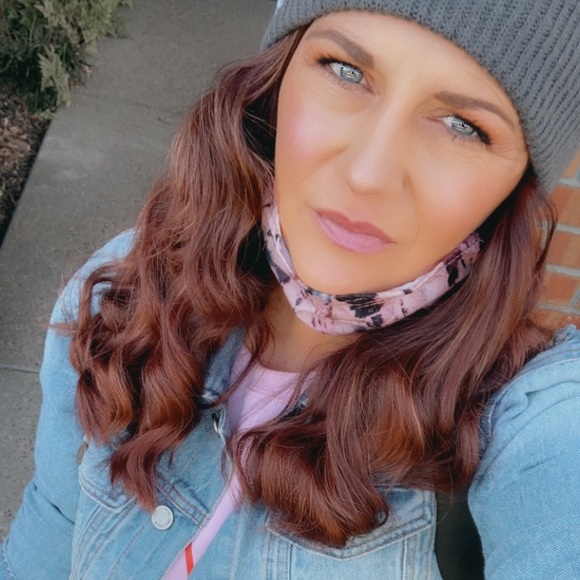 Meet your Posher, Lisa - Picture 5 of 7